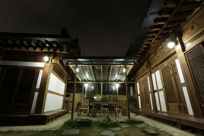 Seoro Hanok Guesthouse