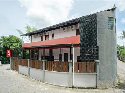 OYO 3006 Falisha Homestay Syariah