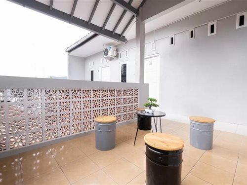 OYO 2727 Nareswari Guest House