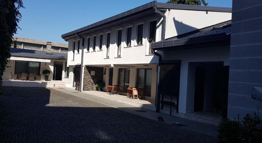 Ado's apartments