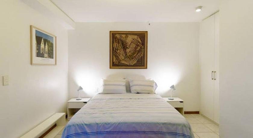 Flat no Leblon na quadra da praia