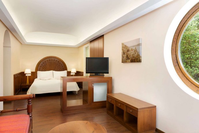 Ramada Loutraki Poseidon Resort