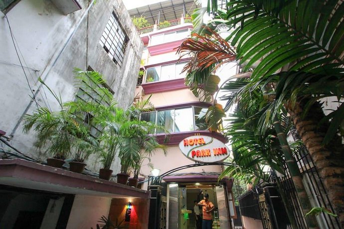 Hotel Park Inn Kolkata Lower Circular Road Cemetery India thumbnail