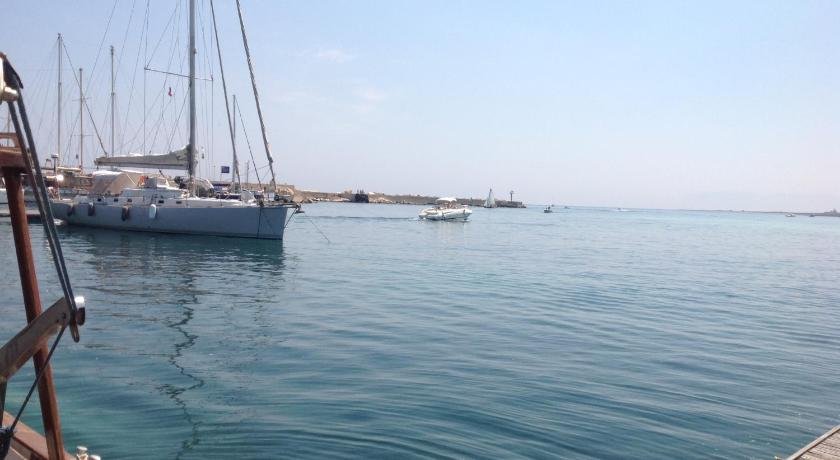 Il Mare Che Bacia La Spiaggia