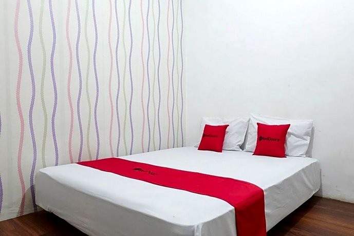 RedDoorz near Ahmad Yani Airport 3