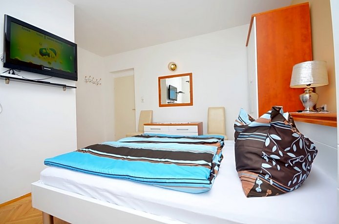 Apartments & Rooms Nada Novalja