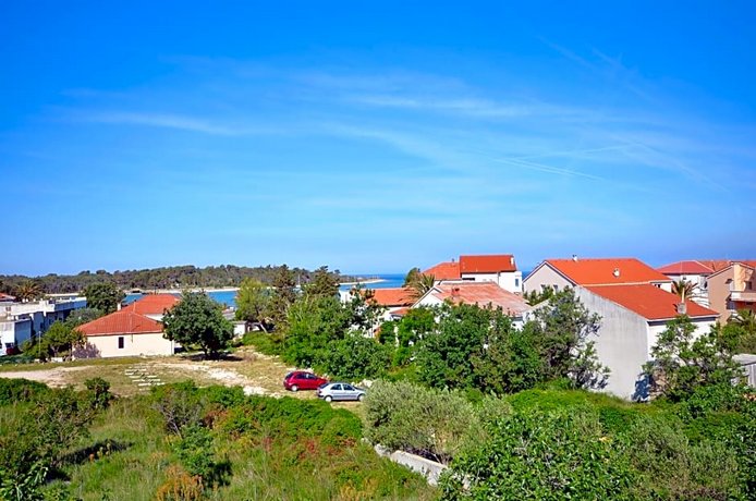 Apartments & Rooms Nada Novalja