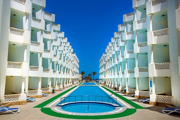 Golden 5 Emerald Resort