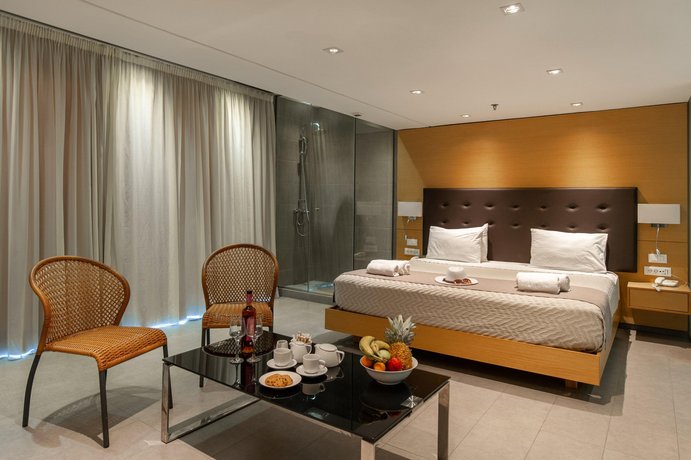 Atlantis City Hotel
