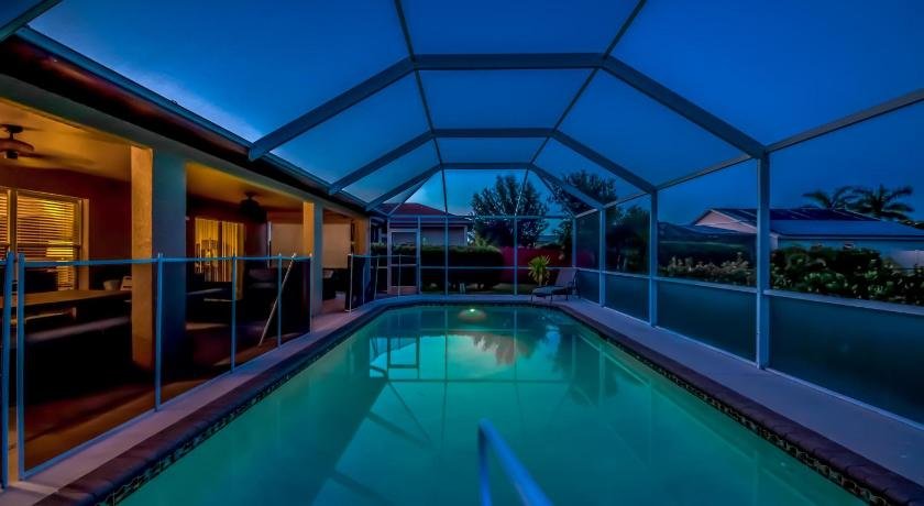 Enjoy All This Home Has To Offers Family-Fun Amenities Heat Pool - Villa Mercedes - Cape Coral