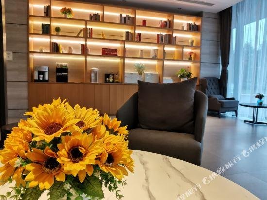 Home Inn Plus Suzhou Wujiang Fenhu Luxin Avenue