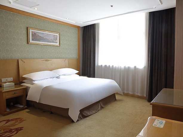 Vienna Hotel Suzhou Luokou Metro Station