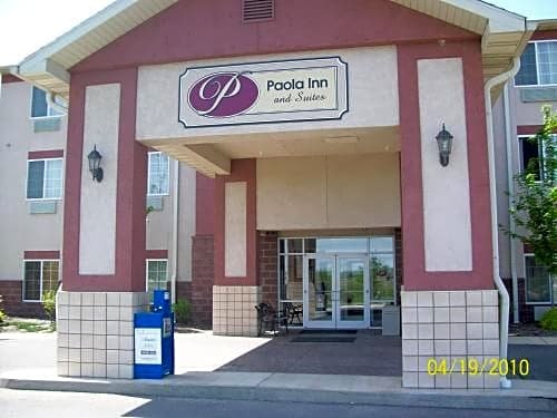 Paola Inn and Suites