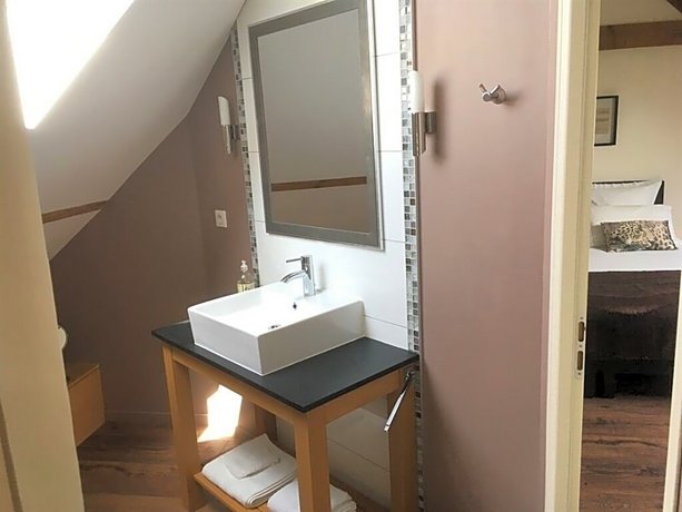 Au Coeur Des Hotes