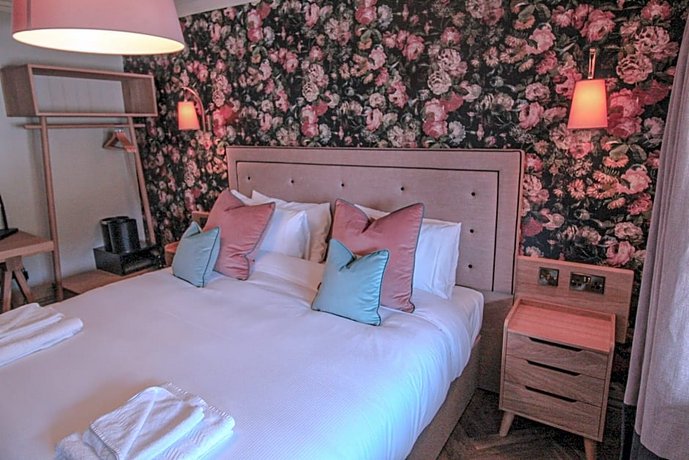 Pooley Bridge Inn