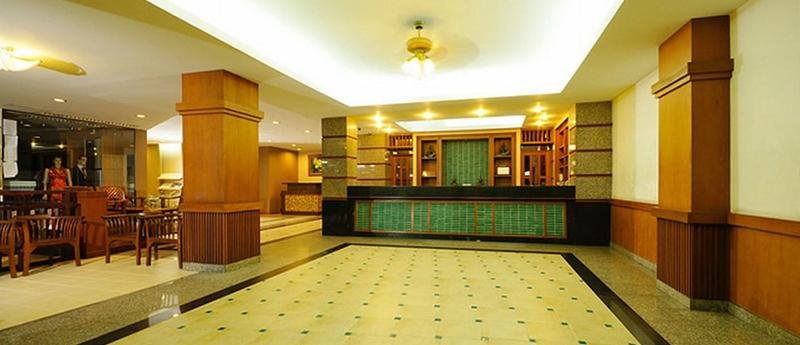 Rambuttri Village Inn