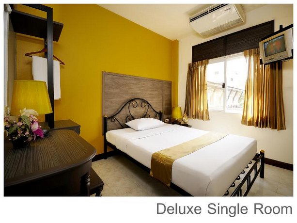 Rambuttri Village Inn