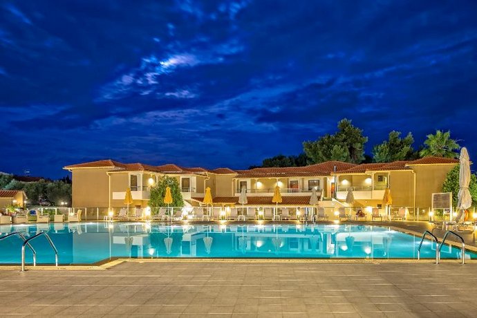 Lagomandra Beach Hotel