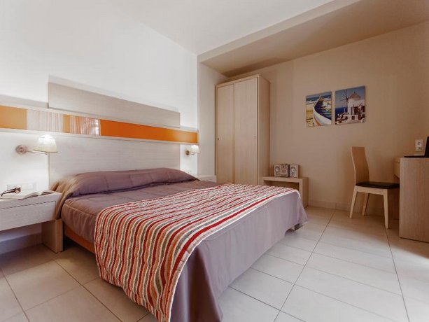 Lagomandra Beach Hotel