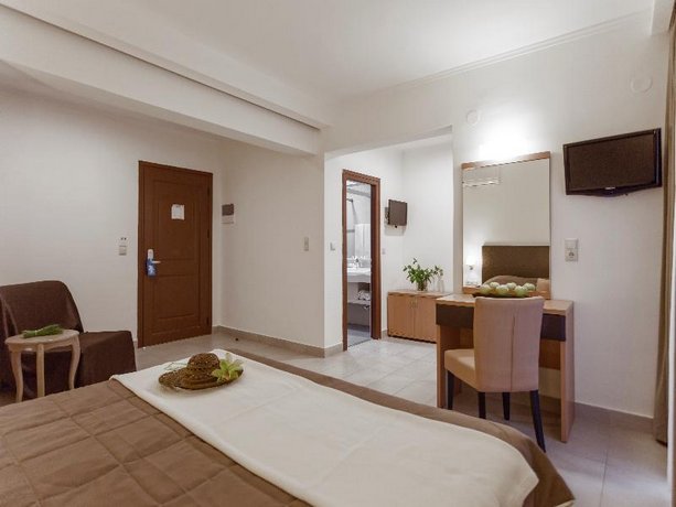 Lagomandra Beach Hotel