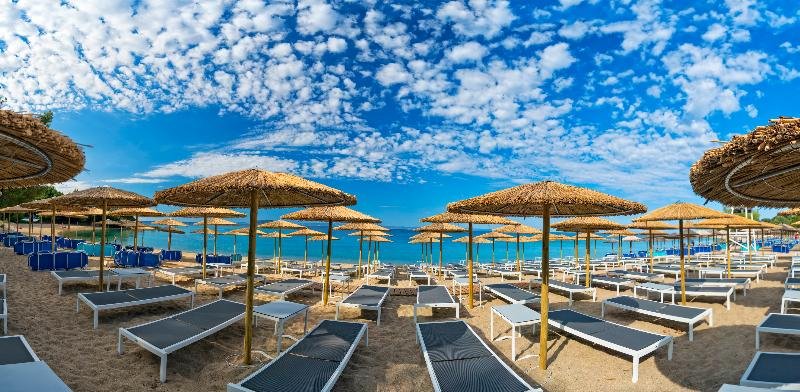 Lagomandra Beach Hotel