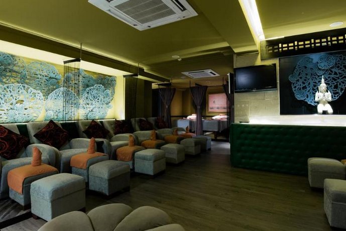 A&Em Signature Hotel