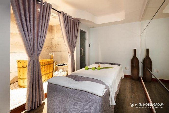 A&Em Signature Hotel