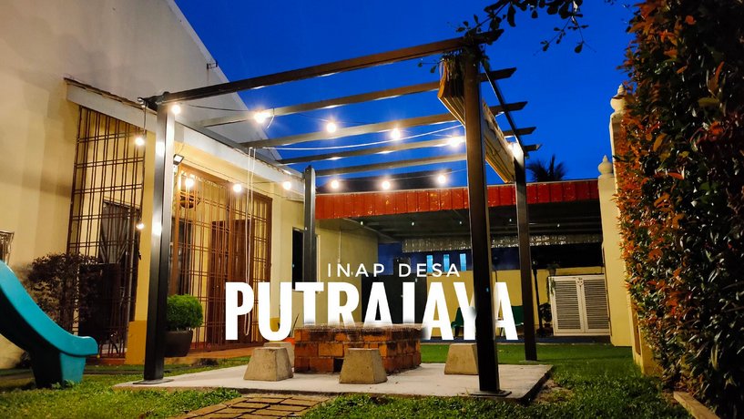 Inap Desa Putrajaya guesthouse with private pool