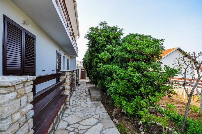 Apartments Jelica Pag