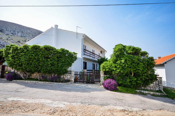 Apartments Jelica Pag