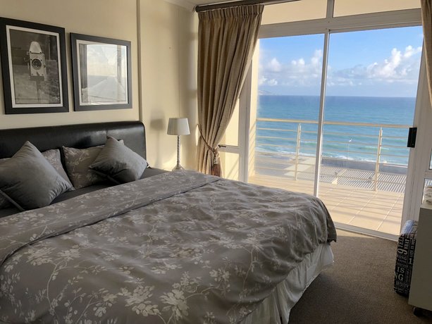 Blouberg Luxury Beachfront Apartment