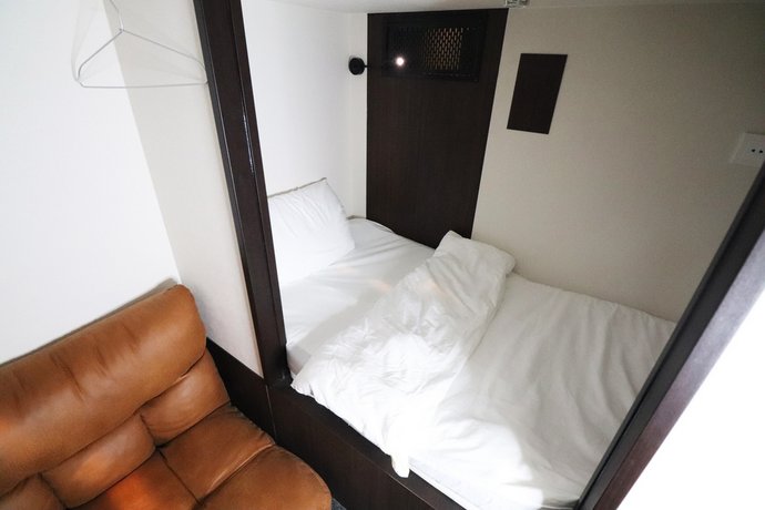 Hotel Cabin Style Male Only