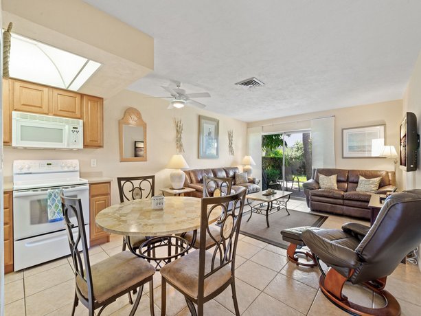 Jamaica Royale 101 - Two Bedroom Condominium