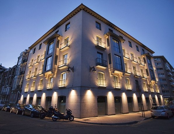 Nexus Valladolid Suites & Hotel Palacio de Pimentel Spain thumbnail