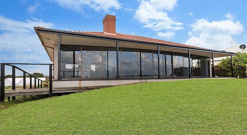 Iluka - Perched On East Beach