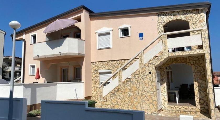 Apartmani Darija Povljana
