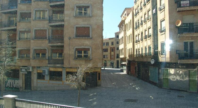 Spacious And Luxurious Full Apartment In The Center Of Salamanca