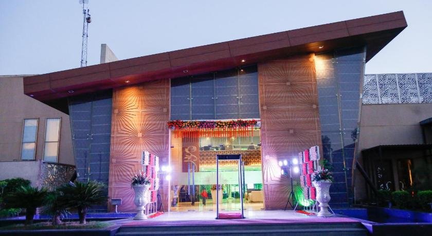 Palm Green Hotel and Resorts