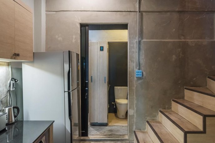 Light Loft at Victory Monument By Favstay