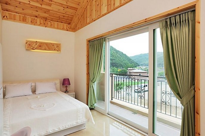 Muju Island pension