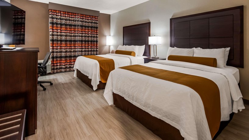 Orangewood Inn & Suites Kansas City Airport