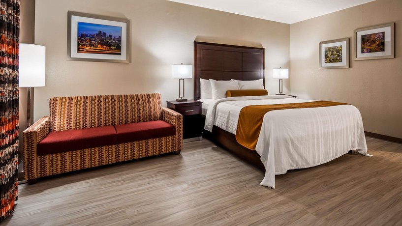 Orangewood Inn & Suites Kansas City Airport