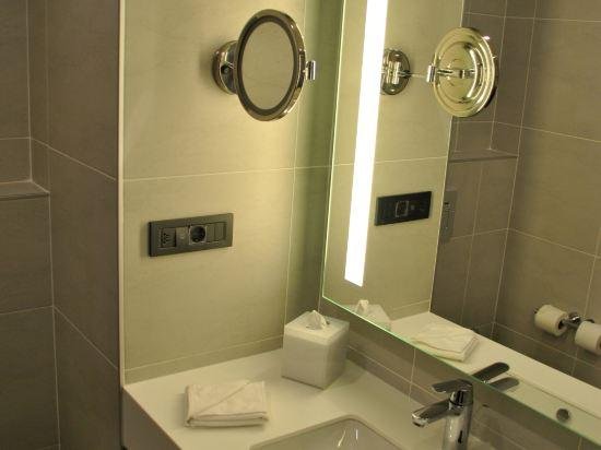 Ever Hotel Asia