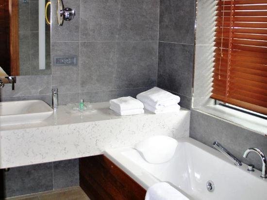 Ever Hotel Asia