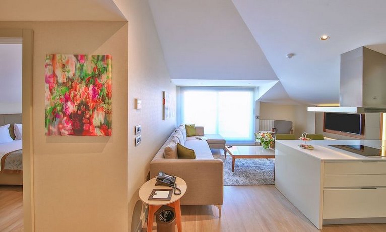 Tzl Suites