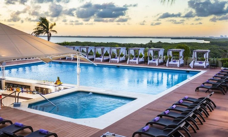 Crown Paradise Club Cancun - All Inclusive
