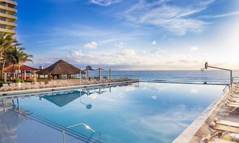 Crown Paradise Club Cancun - All Inclusive