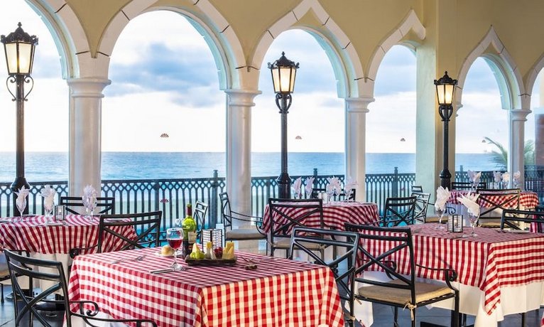 Crown Paradise Club Cancun - All Inclusive