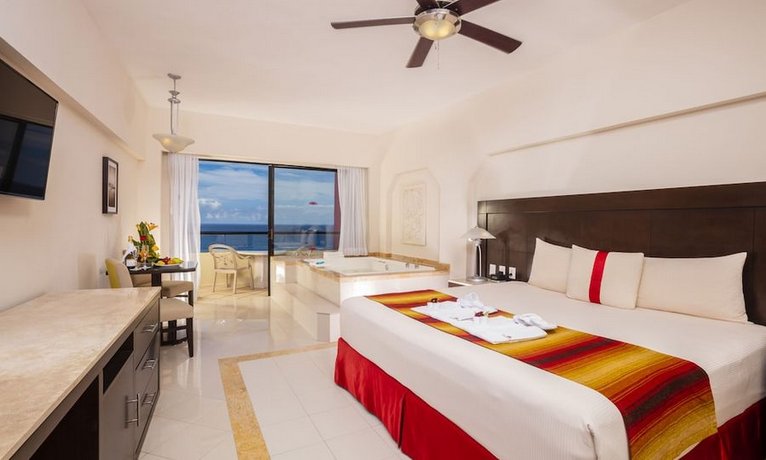 Crown Paradise Club Cancun - All Inclusive