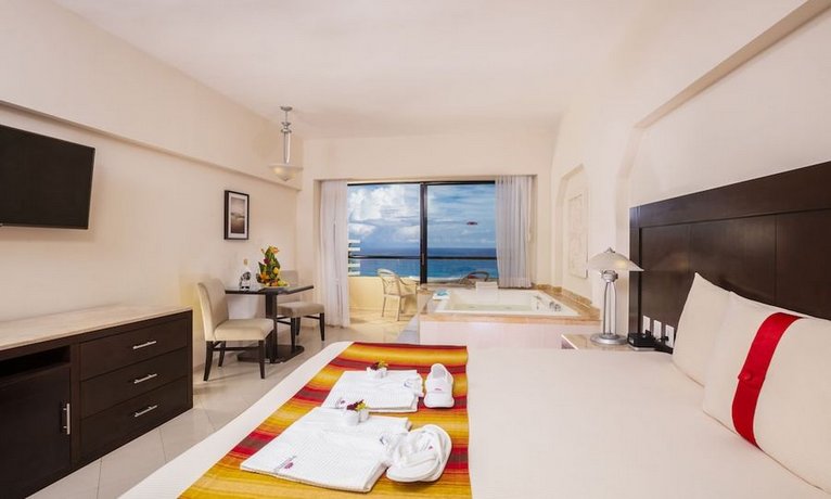Crown Paradise Club Cancun - All Inclusive